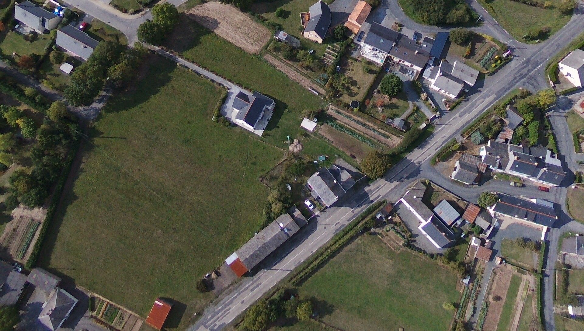 Vue aérienne d'un terrain constructible en Maine-et-Loire (49)